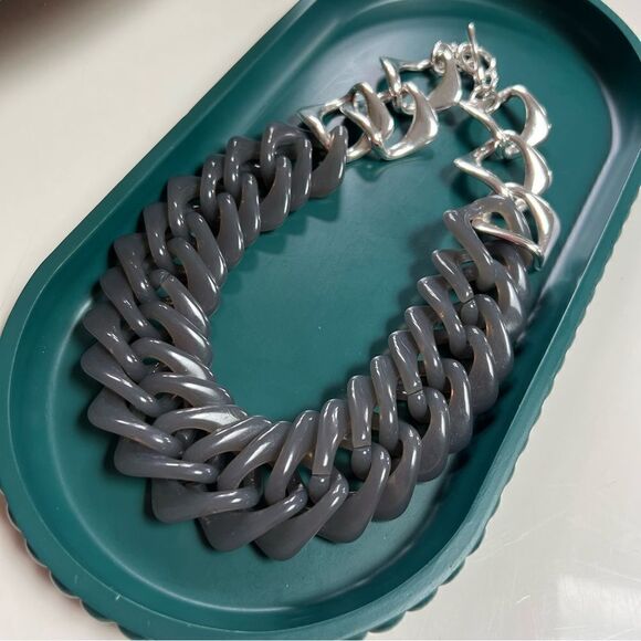 Trendy Oversized Acrylic Resin Chain Link Gray Silver Toned Statement Necklace - Picture 1 of 11